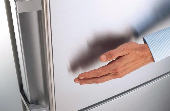 Buzdolabı açılıyor ve hemen kapanıyor: sorun nedir?