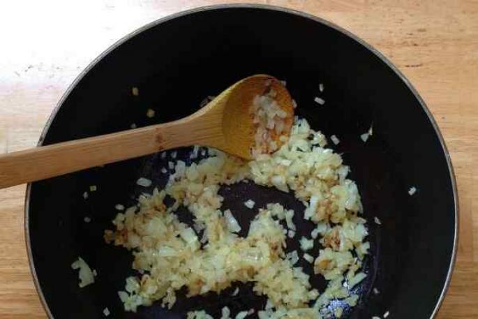 Cara membuat bola nasi Italia dengan keju resep langkah demi langkah dengan foto Bola nasi goreng