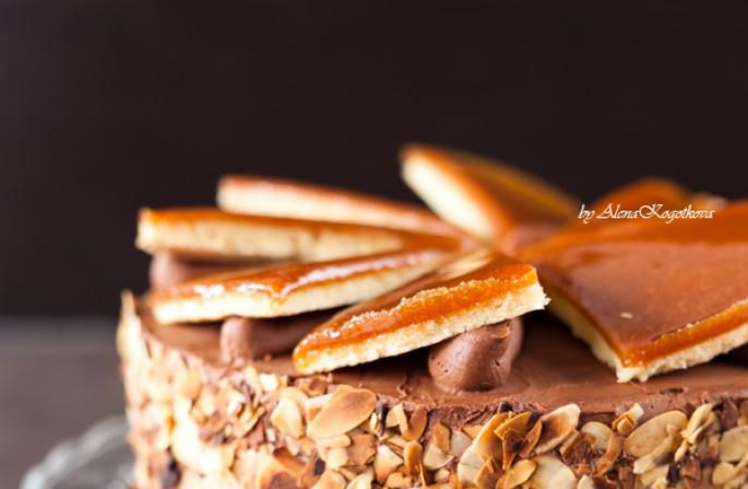 Celebrul tort maghiar Dobos Decorat cu caramel are propriile sale nuante